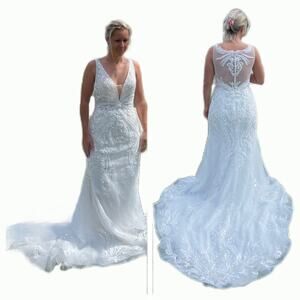 Martha Blanc | Women’s Wedding Dress Sleeveless Button Back Sheer Sequins Train